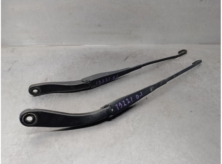 Recambio de brazo limpia delantero derecho para dacia logan ii 1.2 16v cat referencia OEM IAM 288805100R 288803876R 