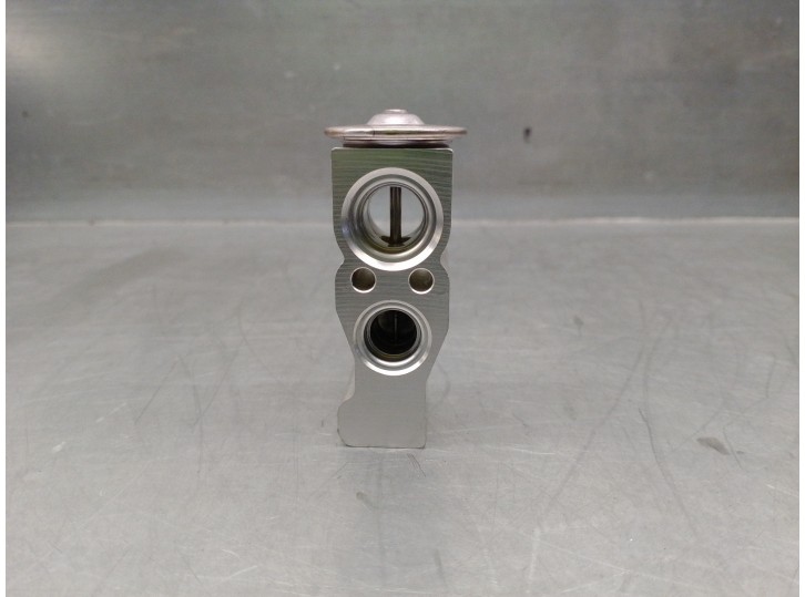 Replacement expansion valve for Citroën Berlingo OEM IAM reference 6461K9 XS482465 