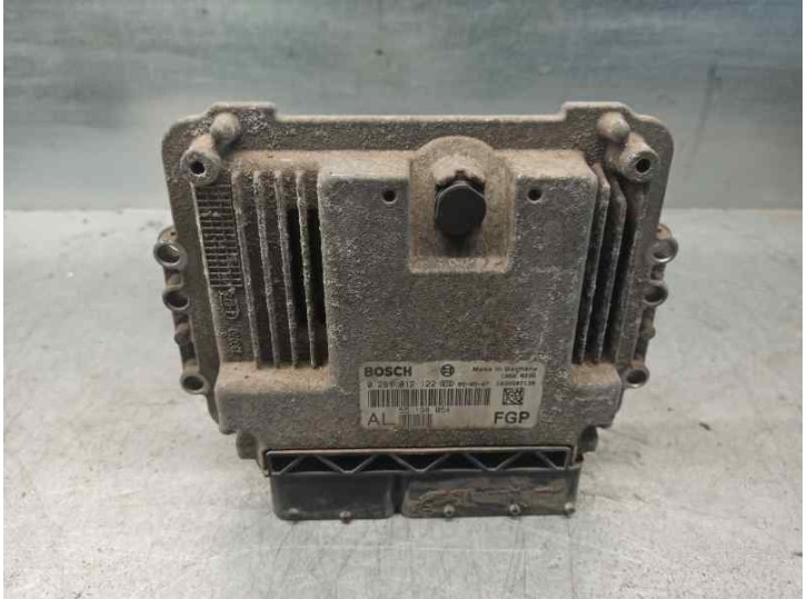 Recambio de centralita motor uce para opel astra h caravan 1.9 cdti referencia OEM IAM 55198054 0281012122 BOSCH
