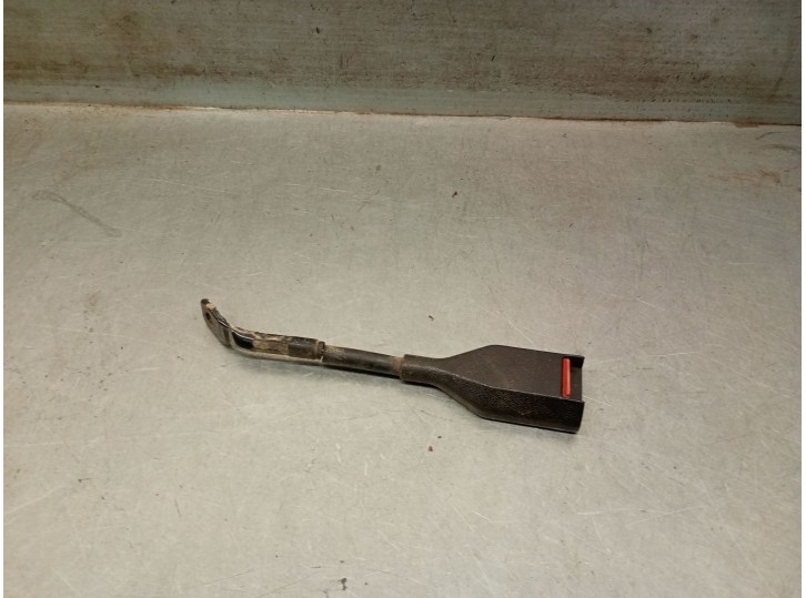 Recambio de enganche cinturon para ford fiesta berl./express referencia OEM IAM 84FBT61208AA 1627210 