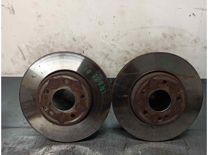 Replacement front brake disc for Mercedes-Benz SLK-Class (W170) roadster 2.0 16V CAT OEM IAM reference 