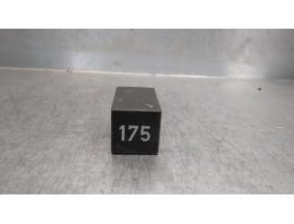 Replacement relay for Volkswagen Golf IV Berlina (1J1) 1.9 TDI OEM IAM reference 3A0927161 RELAY 175 