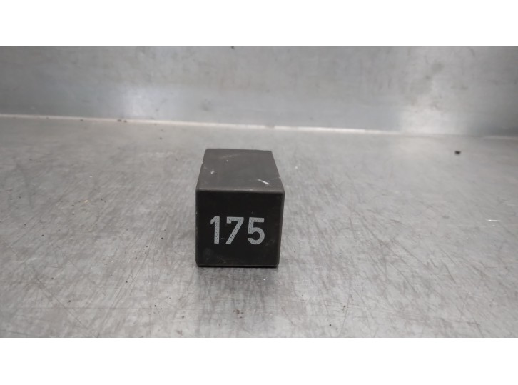 Recambio de rele para volkswagen golf iv berlina (1j1) 1.9 tdi referencia OEM IAM 3A0927161 RELE 175 