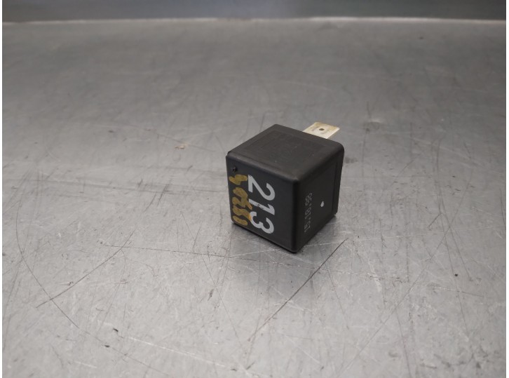 Recambio de rele para audi a4 avant (b5) 2.5 v6 24v tdi referencia OEM IAM 443951253J  