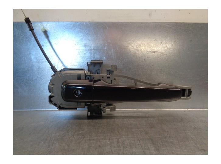 Replacement front left exterior door handle for Volvo S40 sedan 2.0 diesel CAT OEM IAM reference 39879658 