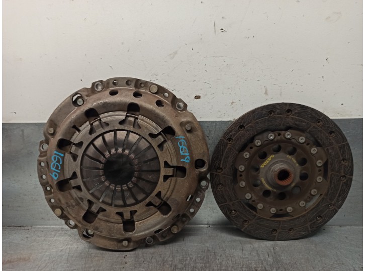 Recambio de kit embrague para volvo s70 berlina 2.5 cat referencia OEM IAM 9445746B  LUK