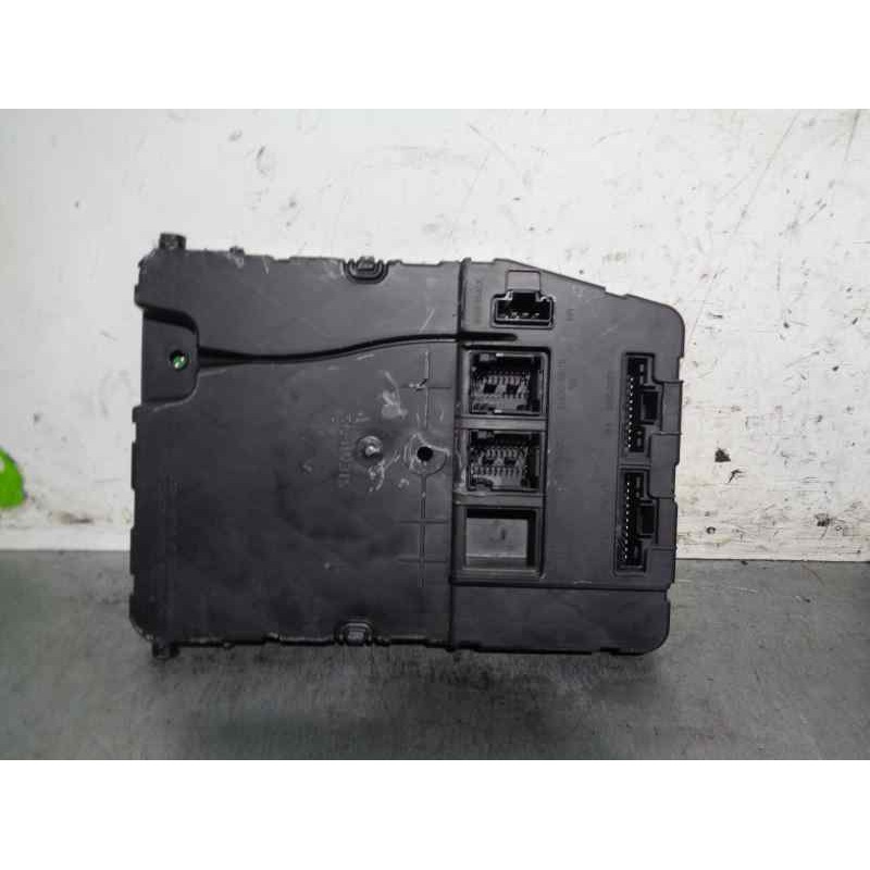 Recambio de caja reles / fusibles para renault scenic ii 1.5 dci diesel referencia OEM IAM 8200433201 S118400140F SIEMENS