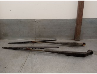 Recambio de brazo limpia delantero derecho para ford ranger (et) 2.5 tdci cat referencia OEM IAM 4036296  3942501