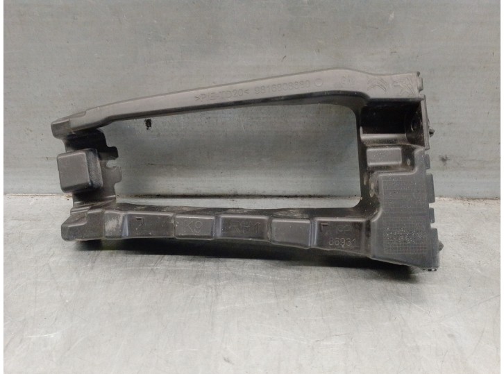 Recambio de molduras traseras para citroën berlingo referencia OEM IAM 9816808680  