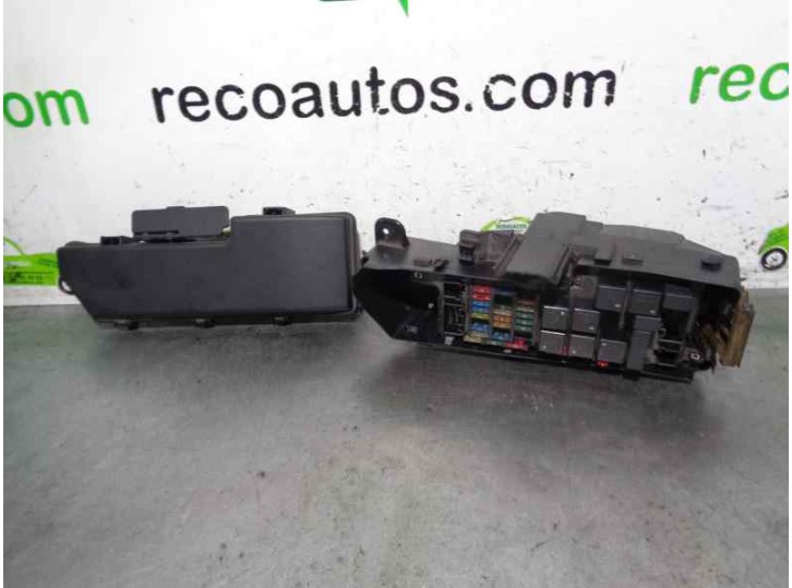 Replacement relay/fuse box for Volvo S80 Sedan 2.5 D OEM IAM reference 9494210 
