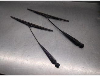 Recambio de brazo limpia delantero izquierdo para ford orion 1.6 referencia OEM IAM 6139137 