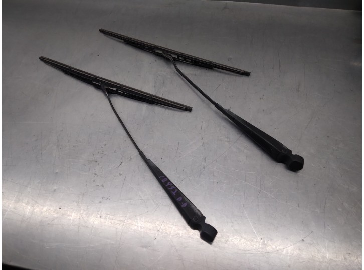 Recambio de brazo limpia delantero izquierdo para ford orion 1.6 referencia OEM IAM 6139137 