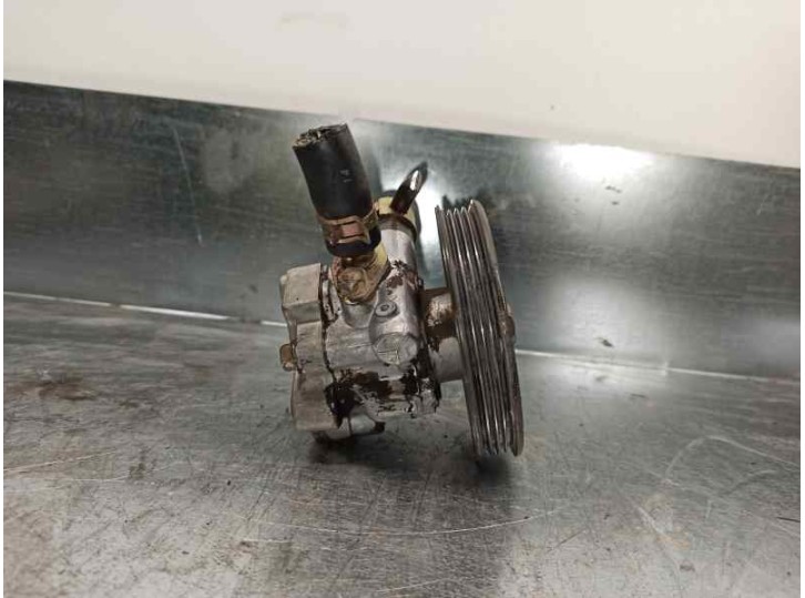 Recambio de bomba servodireccion para mitsubishi l 200 (k6/7) 2.5 td cat referencia OEM IAM MR374897  