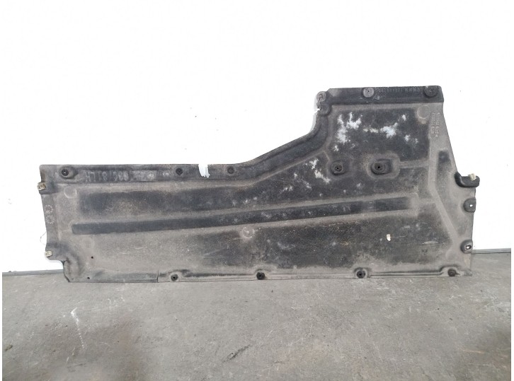 Recambio de cubrecarter para bmw 5 (g30, f90) 520 d referencia OEM IAM 51757351447 51757340779 CESTA 50 - CAMPA