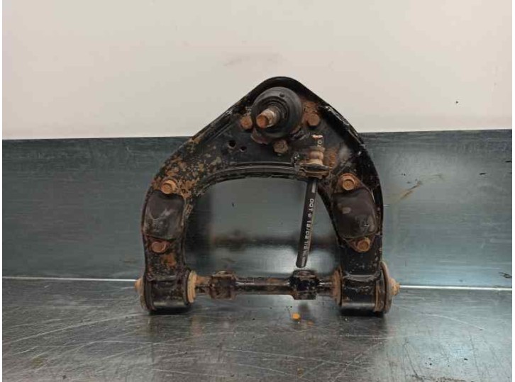 Recambio de brazo suspension superior delantero izquierdo para mitsubishi l 200 (k6/7) 2.5 td cat referencia OEM IAM MR296094 