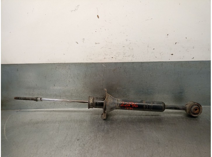 Recambio de amortiguador trasero derecho para kia pride station wagon 1.3 referencia OEM IAM K13528700A KK13528700A 