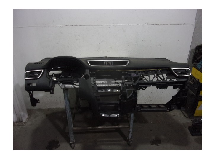 Recambio de salpicadero para nissan x-trail (t32) 1.6 dci turbodiesel cat referencia OEM IAM 682004CC0A NEGRO 