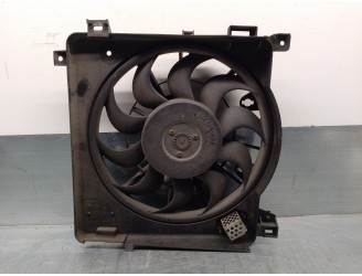 Recambio de electroventilador para opel zafira b 1.9 cdti referencia OEM IAM 24467444 0130303304 BOSCH