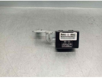 Replacement relay for Hyundai Accent (MC) 1.6 16V CAT OEM IAM reference 952301G100 