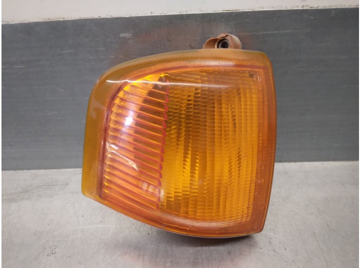 Recambio de piloto delantero derecho para ford orion 1.6 referencia OEM IAM 6136488  4 PUERTAS