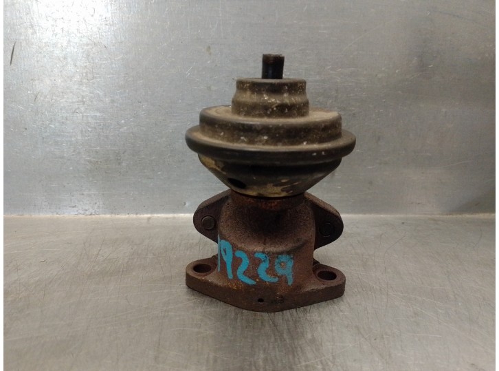 Recambio de valvula egr para kia carnival 2.9 turbodiesel cat referencia OEM IAM K55120300A K55120300A 