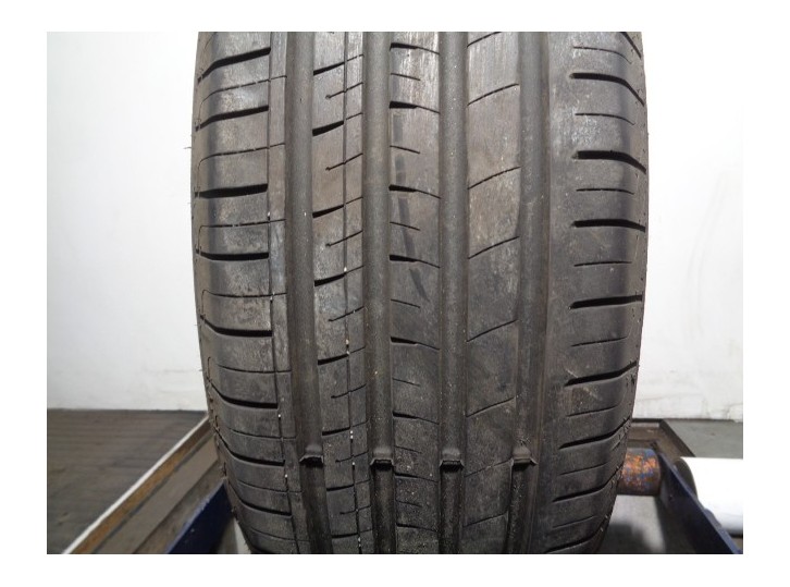 Recambio de neumatico/s para kia carnival 2.9 turbodiesel cat referencia OEM IAM 21565R1596H LANVIGATOR COMFORT II