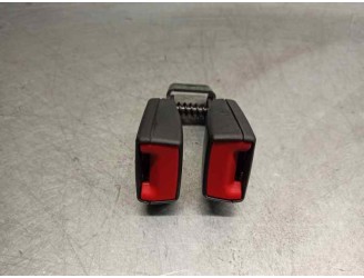 Recambio de enganche cinturon para chevrolet cruze 2.0 diesel cat referencia OEM IAM 688309590  