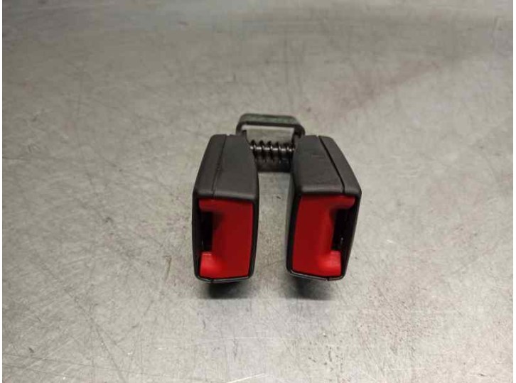 Recambio de enganche cinturon para chevrolet cruze 2.0 diesel cat referencia OEM IAM 688309590  