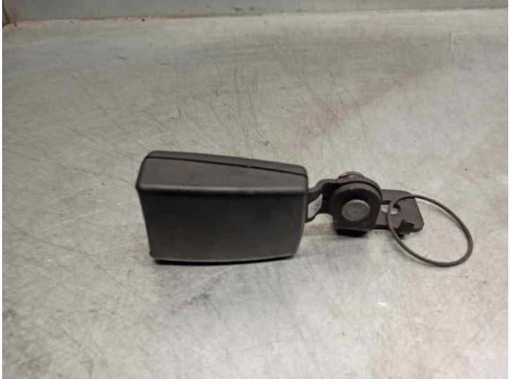 Recambio de enganche cinturon para chevrolet cruze 2.0 diesel cat referencia OEM IAM 688309590  