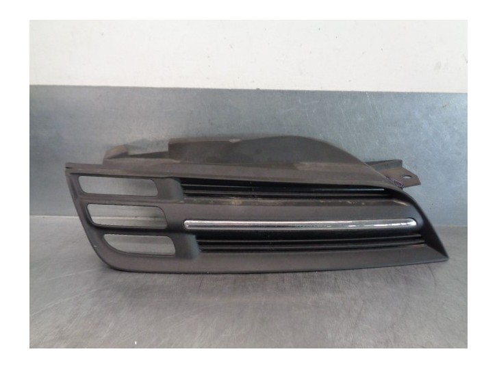 Recambio de rejilla delantera para nissan micra (k12e) 1.4 cat referencia OEM IAM 62320AX600 