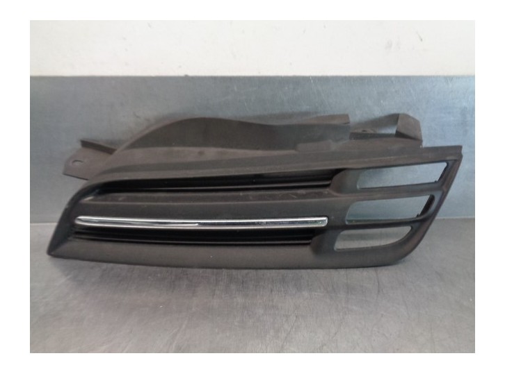 Recambio de rejilla delantera para nissan micra (k12e) 1.4 cat referencia OEM IAM 62330AX600  