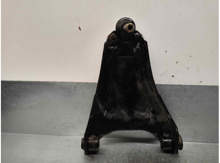 Recambio de brazo suspension inferior delantero derecho para renault fuego 2.0 referencia OEM IAM 829J710 