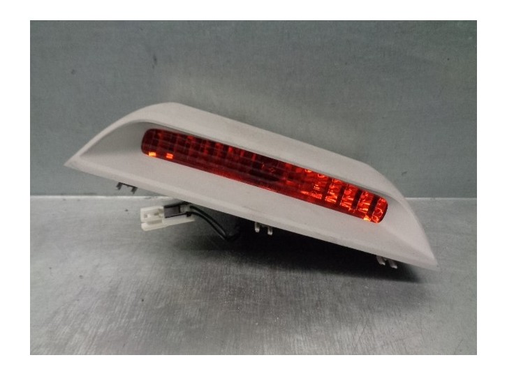 Recambio de luz central de freno para hyundai accent (mc) 1.6 16v cat referencia OEM IAM 927501E000  