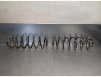 Replacement suspension spring for Volkswagen Polo (9N1) 1.4 TDI OEM IAM reference 