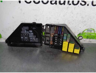 Recambio de caja reles / fusibles para mg mg zr 160 referencia OEM IAM YQE103720R  