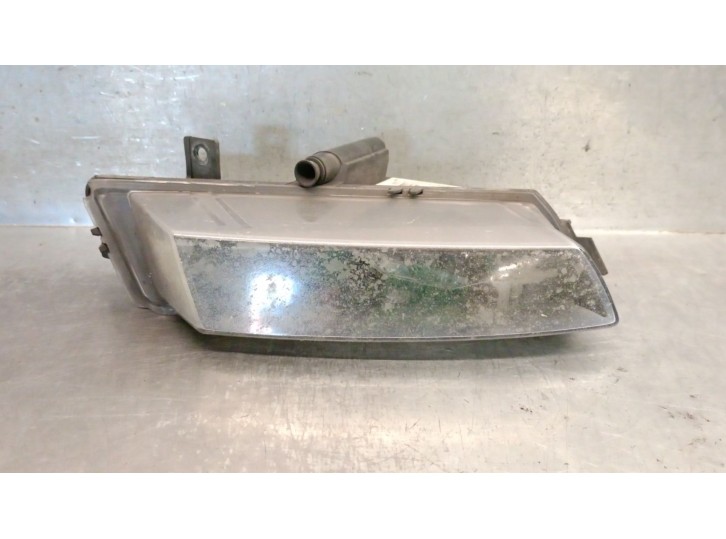 Recambio de faro antiniebla derecho para bmw 1 (e87) 118 d referencia OEM IAM 7181288 63177181288 
