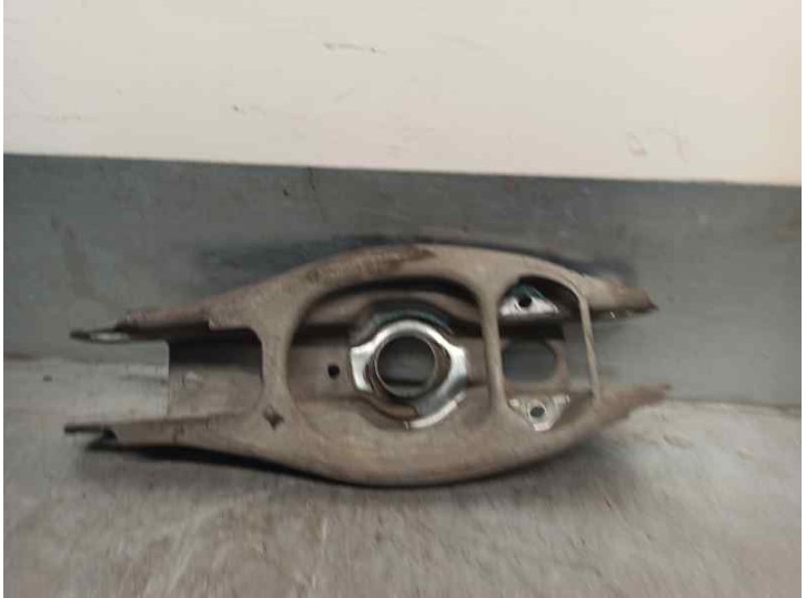 Replacement rear right lower suspension arm for BMW 3 Series Saloon (E90) 320d OEM IAM reference 33326772899 