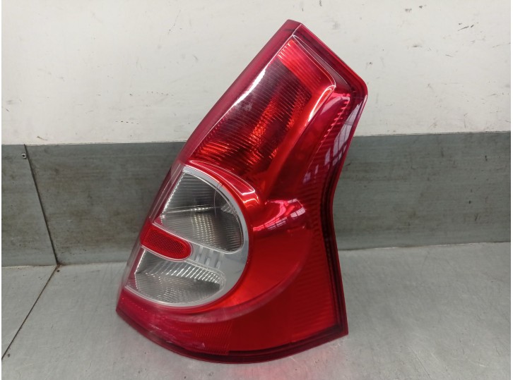 Recambio de piloto trasero derecho para dacia sandero 1.5 dci diesel fap cat referencia OEM IAM 8200734824 8200734824 62421002