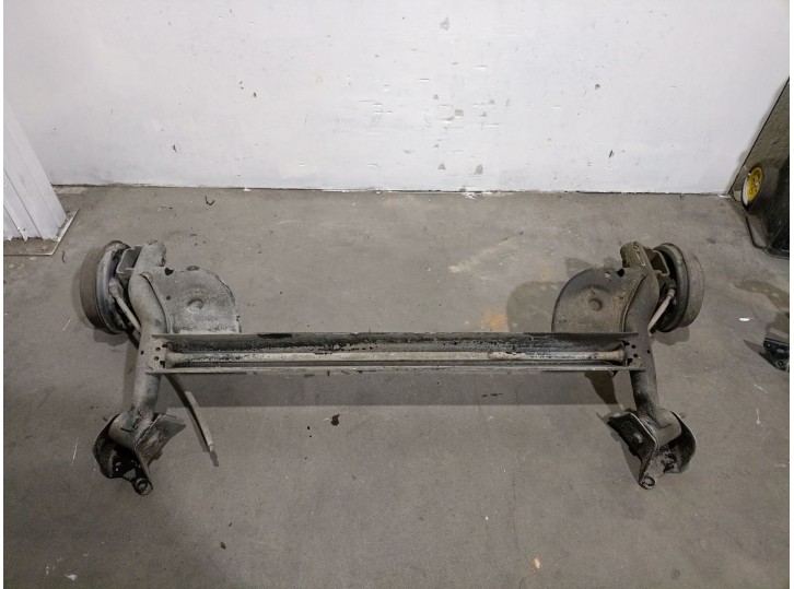 Recambio de puente trasero para dacia sandero 1.5 dci diesel fap cat referencia OEM IAM 555010071R 555010071R 