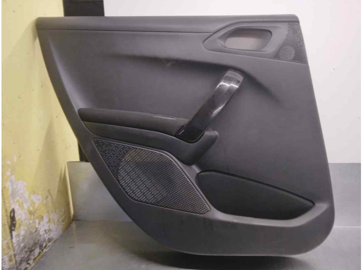 Recambio de guarnecido puerta trasera izquierda para peugeot 208 1.2 12v vti referencia OEM IAM 96763550ZD  5 PUERTAS