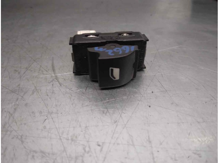 Recambio de mando elevalunas delantero derecho para peugeot 208 1.2 12v vti referencia OEM IAM 96751119ZD  5 PUERTAS