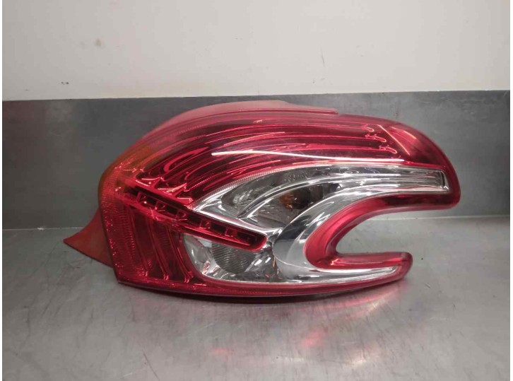 Recambio de piloto trasero derecho para peugeot 208 1.2 12v vti referencia OEM IAM 9672628380  5 PUERTAS