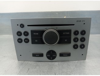 Replacement audio system / CD radio for Opel Astra GTC 1.9 CDTi OEM IAM reference 13188462 453116246 BLAUKPUNKT