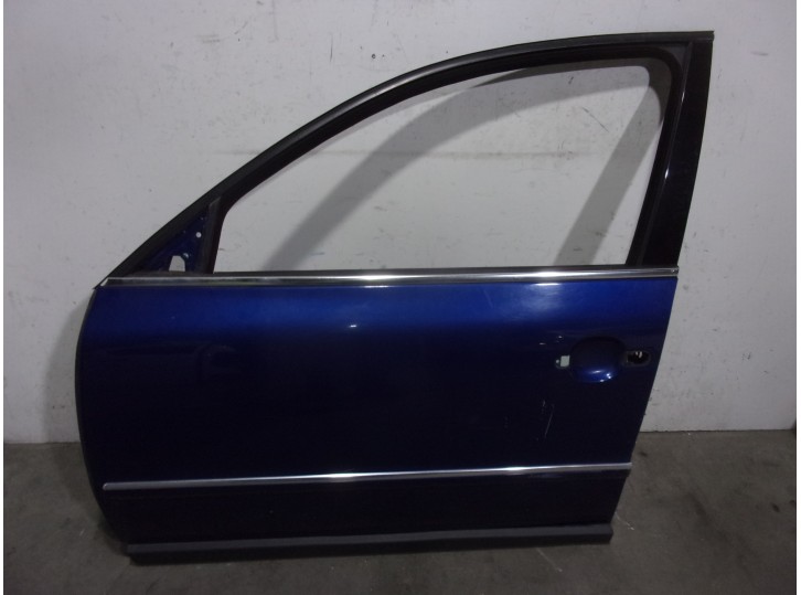 Recambio de puerta delantera izquierda para volkswagen passat variant (3b6) 2.5 v6 tdi referencia OEM IAM 3B4831051BF AZUL 5 PUE