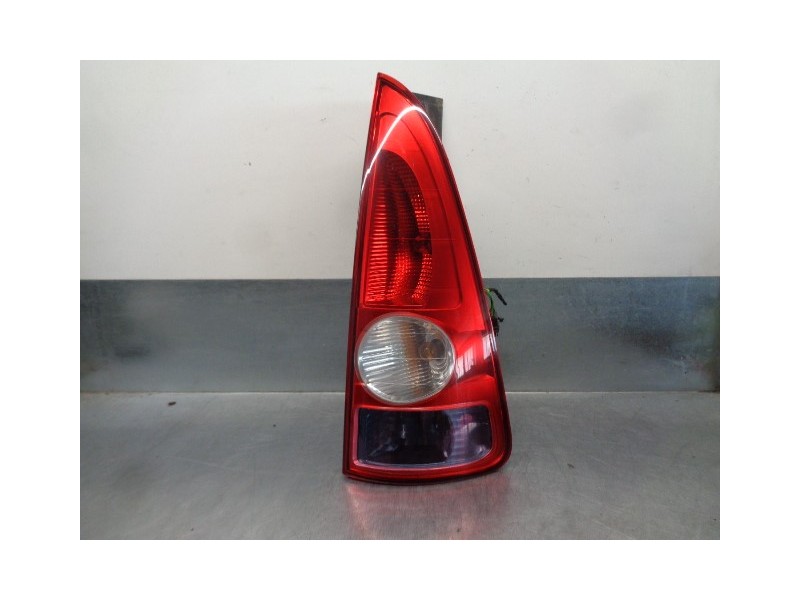 Recambio de piloto trasero derecho para renault espace iv (jk0) 2.2 dci turbodiesel referencia OEM IAM 8200027152  