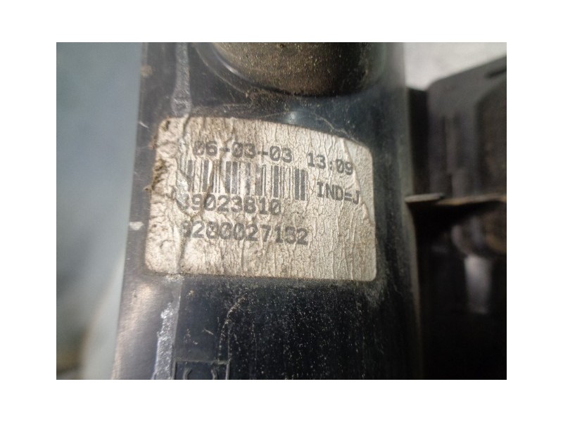 Recambio de piloto trasero derecho para renault espace iv (jk0) 2.2 dci turbodiesel referencia OEM IAM 8200027152  