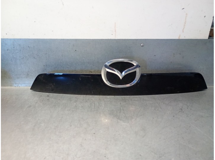 Recambio de molduras traseras para mazda cx-5 2.2 turbodiesel cat referencia OEM IAM KD5350811 KD465081008 