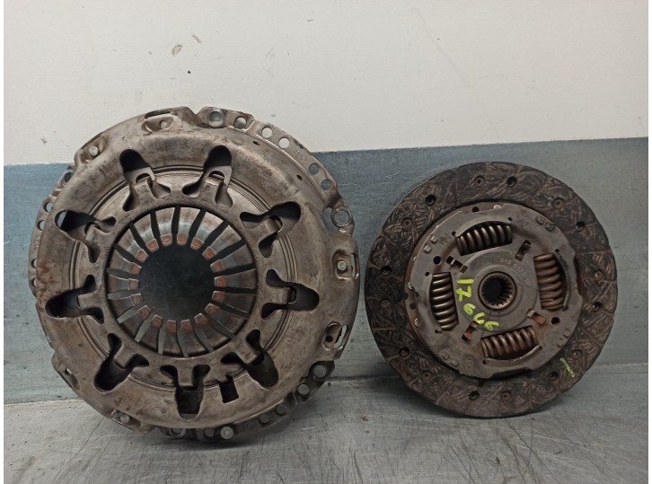 Recambio de kit embrague para toyota aygo (kgb/wnb) 1.0 cat referencia OEM IAM 312100H040 119012610 LUK