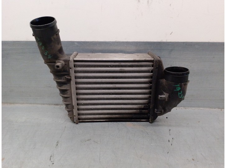 Replacement intercooler for Volkswagen Passat Variant (3B6) 2.5 V6 TDI OEM IAM reference 059145806 157561213 LR