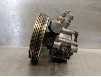 Replacement power steering pump for Citroën C5 saloon 2.0 HDi OEM IAM reference 9636086680 7617955502 ZF
